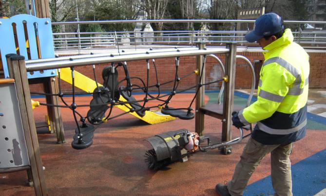 Mantenimiento de parque infantil